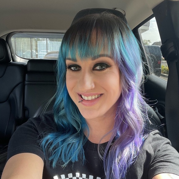 Meet your Posher, Lisa - Picture 1 of 1